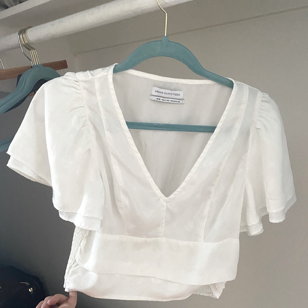 White Short Sleeve Crop Top 🤍